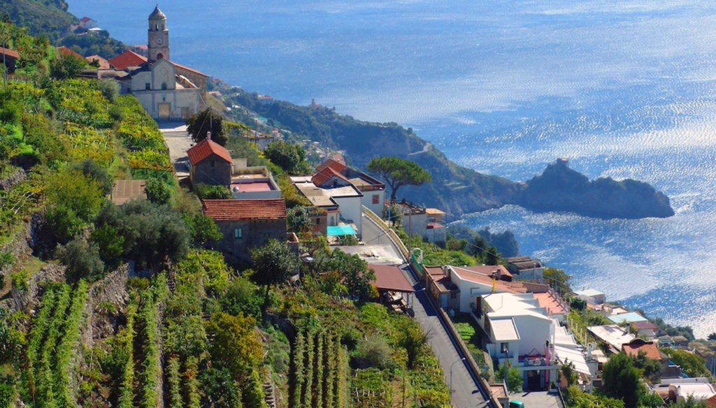 Costiera Amalfitana, le spettacolari vigne della Cantina Marisa Cuomo a Furore