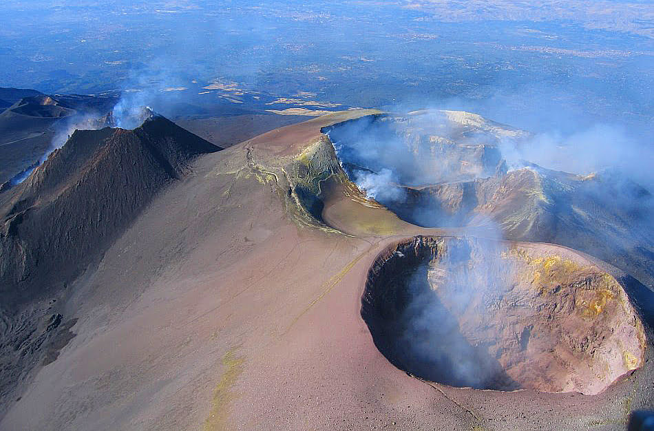 L’imponente cratere centrale dell'Etna