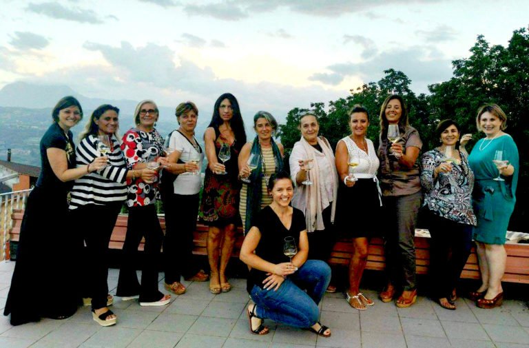 Scopri di più sull'articolo Degustazioni, visite in cantina e film d’autore per celebrare le Donne del Vino