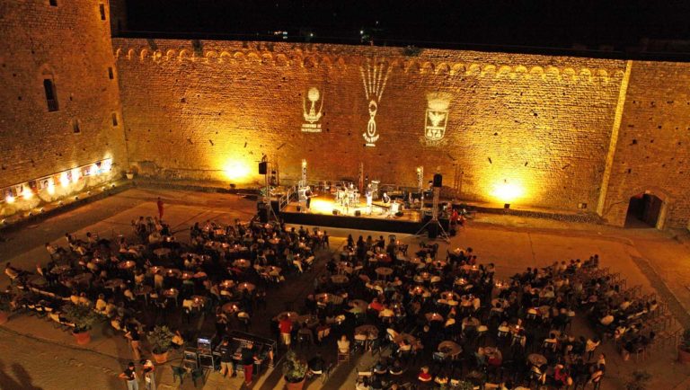 Scopri di più sull'articolo Torna Jazz & Wine in Montalcino: grandi musicisti, vino di qualità e location storiche immerse tra i vigneti