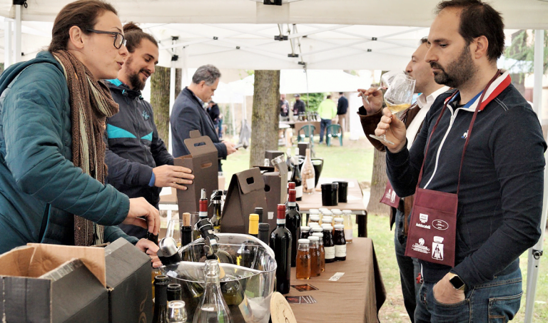 Scopri di più sull'articolo Vinissimo: degustazione vini biologici, biodinamici e naturali a Biassono il 17 e 18 giugno
