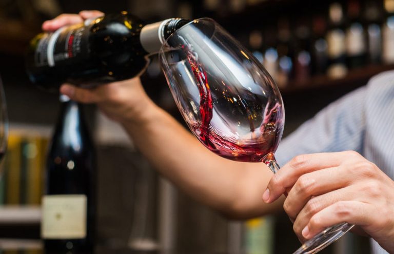 Scopri di più sull'articolo Come scegliere un buon vino: tutto quello che c’è da sapere