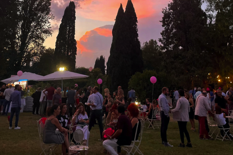 Scopri di più sull'articolo Bere Rosa: torna con l’estate la grande degustazione dei rosé italiani