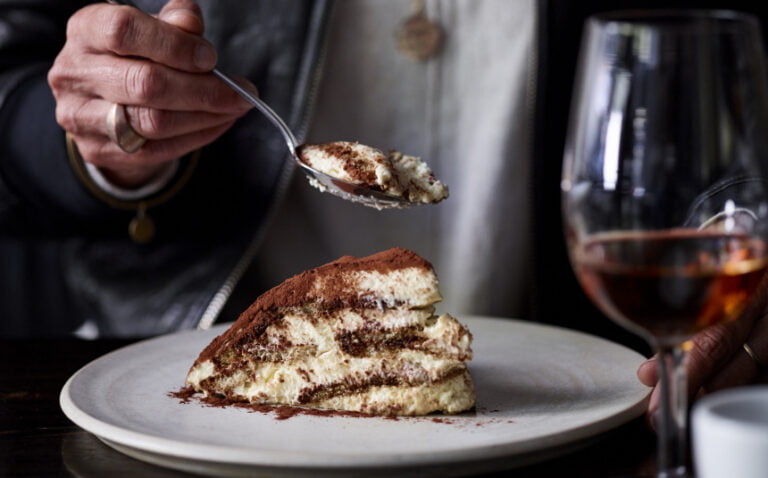 Scopri di più sull'articolo Tiramisù: la ricetta originale con i vini in abbinamento