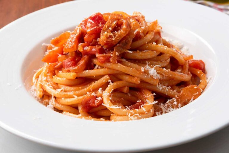 Scopri di più sull'articolo Amatriciana: i vini da abbinare alla ricetta originale