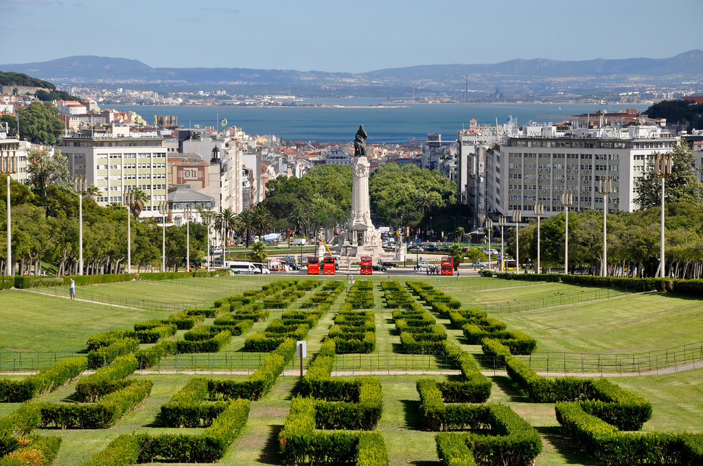 Avenida da Liberdade, una delle tante aree verdi della città. Sicuramente una dei luoghi caratteristici da vedere in un weekend a Lisbona