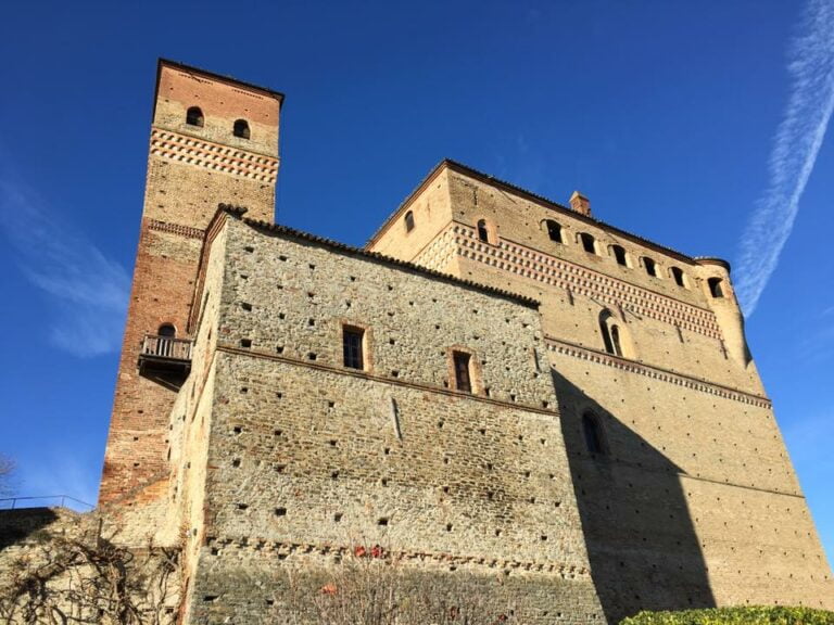 Scopri di più sull'articolo Serralunga Wine Night: degustazioni e visite guidate al castello al chiaro di luna