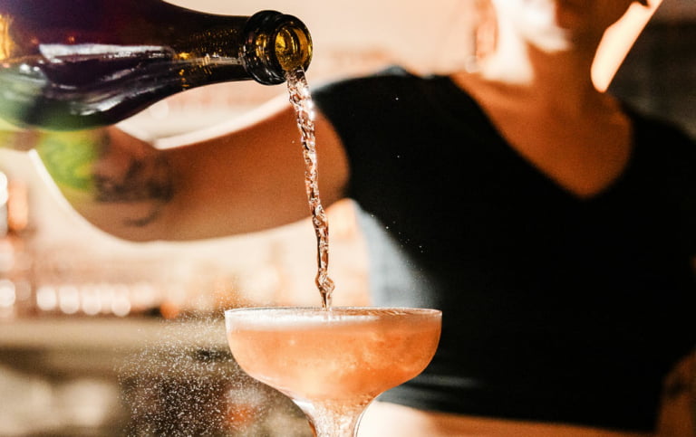 Scopri di più sull'articolo 10 ricette di cocktail a base di Champagne create dai migliori mixologist