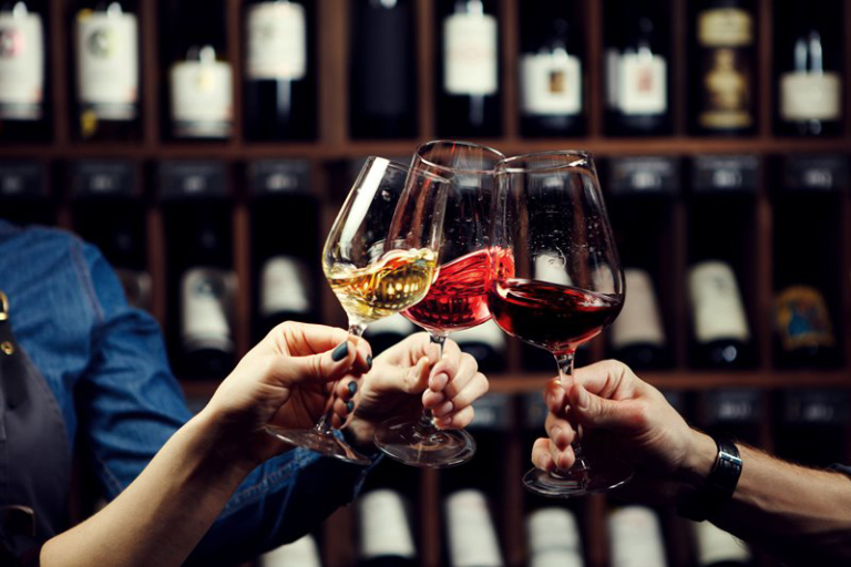 Scopri di più sull'articolo Olimpiadi di Parigi 2024: selezionate le 29 cantine (16 vini rossi, 10 vini bianchi e 6 rosé) in rappresentanza di tutte le regioni d’Italia