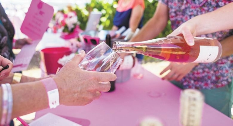 Scopri di più sull'articolo Drink Pink: Eataly si colora di rosa. A Roma, Torino e Verona una festa tra vini rosati, cocktail, tapas e musica