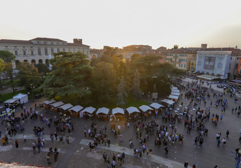 Scopri di più sull'articolo Hostaria: torna a Verona il Festival del Vino che festeggia quest’anno la sua decima edizione