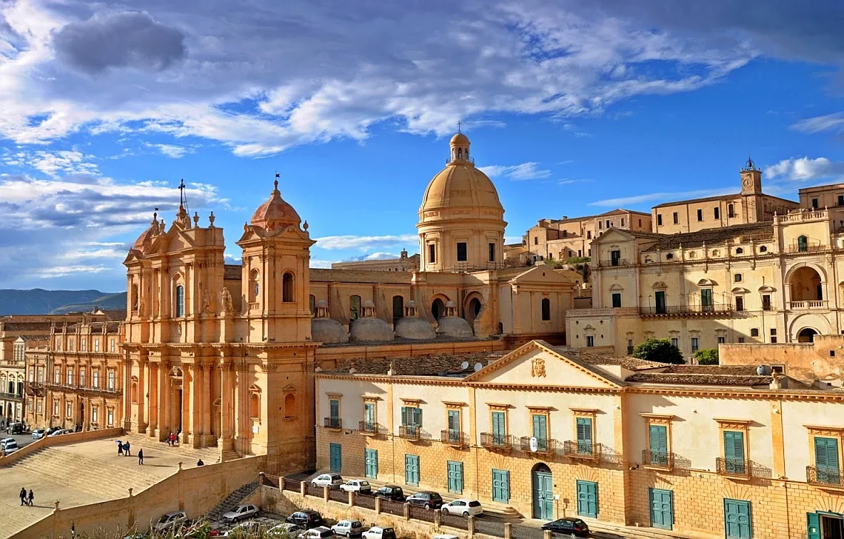 Scopri di più sull'articolo Insolito Marsala, la città di Marsala accoglie la prima edizione di un festival che intreccia enoturismo, arte e ospitalità 3.0