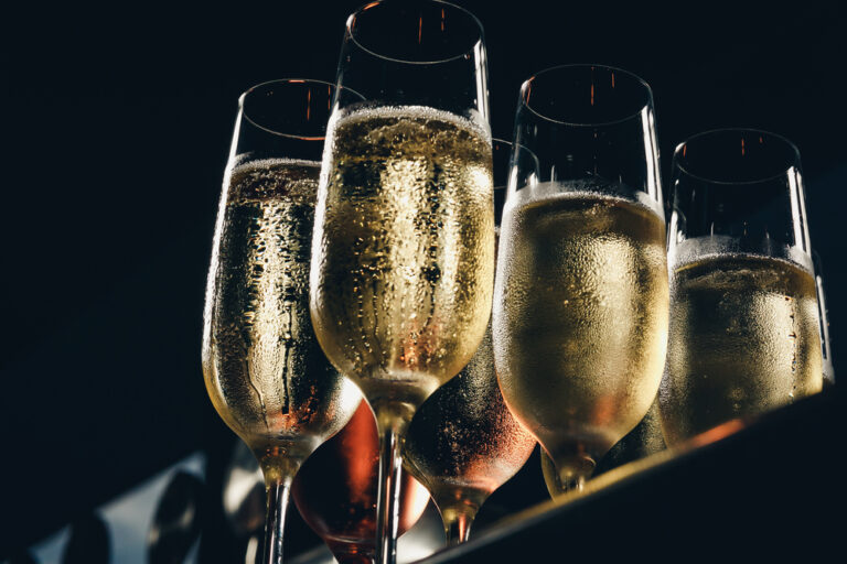 Scopri di più sull'articolo I migliori vini spumati e frizzanti italiani. Le etichette premiate da Slow Wine regione per regione