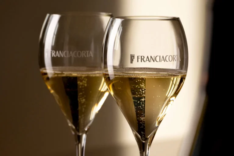 Scopri di più sull'articolo La Franciacorta è stata nominata International Wine Region of the year 2024 dalla rivista Wine Enthusiast
