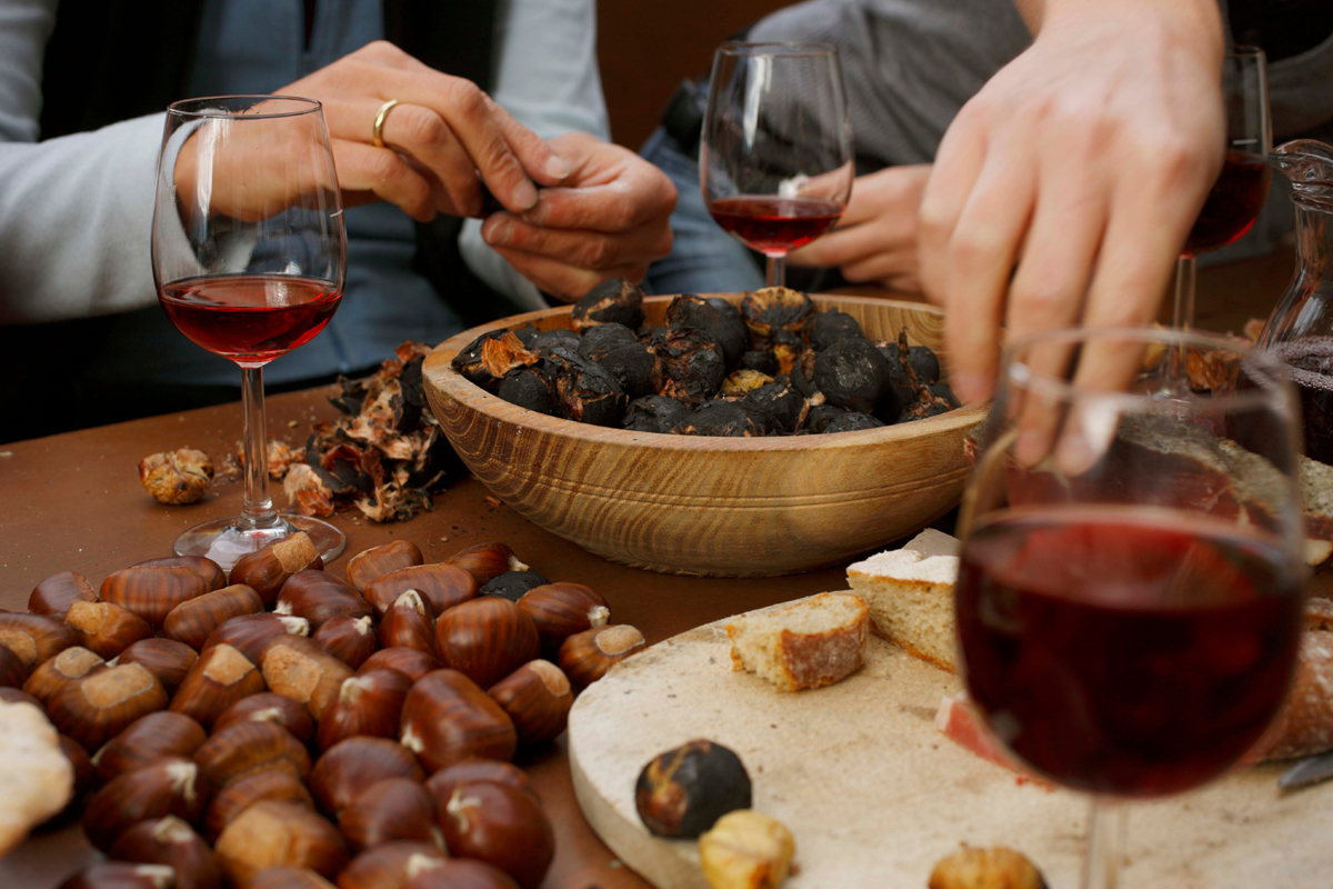 Scopri di più sull'articolo Sagra di castagne e novello nel borgo casertano di Squille. Dal 30 novembre al 1 dicembre vino e piatti tipici