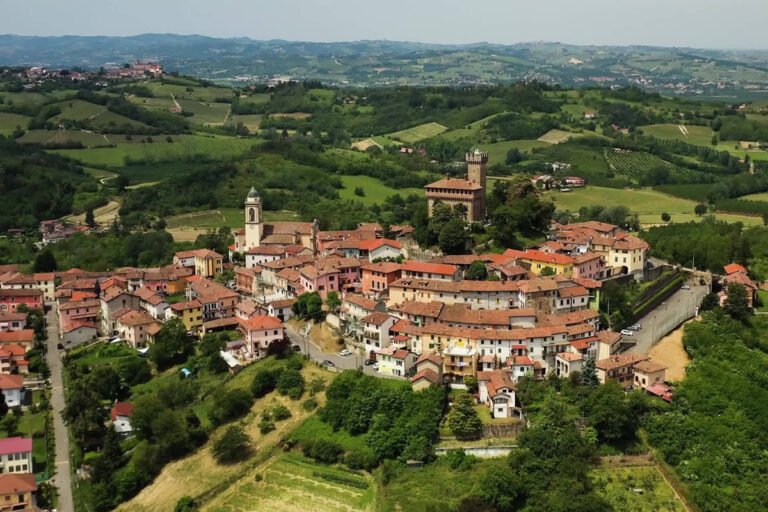 Scopri di più sull'articolo Vino e Tartufi ad Ovada. Il 17 novembre tra le colline piemontesi con buon cibo e vino pregiato