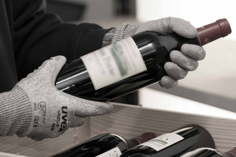 Scopri di più sull'articolo Liv-ex Power 100 2024: la classifica dei vini più cari e pregiati al mondo. Due etichette italiane nella top 10
