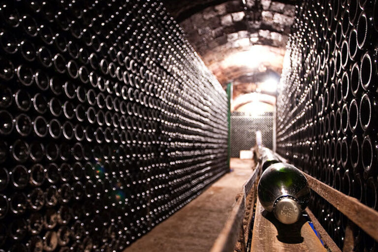 Scopri di più sull'articolo 50 Great Sparkling Wines of the World. Tra i Grandi Spumanti del Mondo 2025 quattro etichette italiane