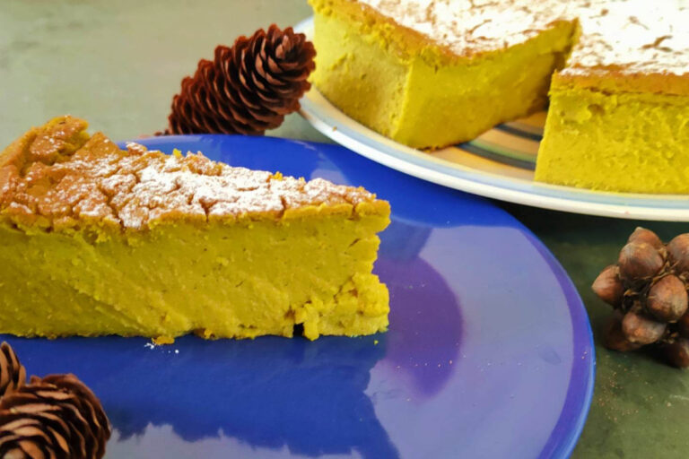 Scopri di più sull'articolo Migliaccio napoletano: può mai mancare a Carnevale? Ecco la ricetta tradizionale e i vini da abbinare