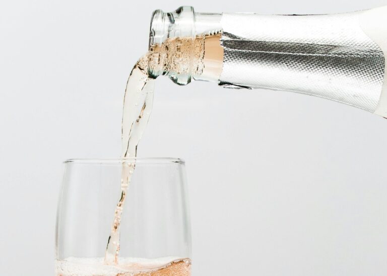 Scopri di più sull'articolo Cosa significa “Extra Brut” sull’etichetta di uno spumante